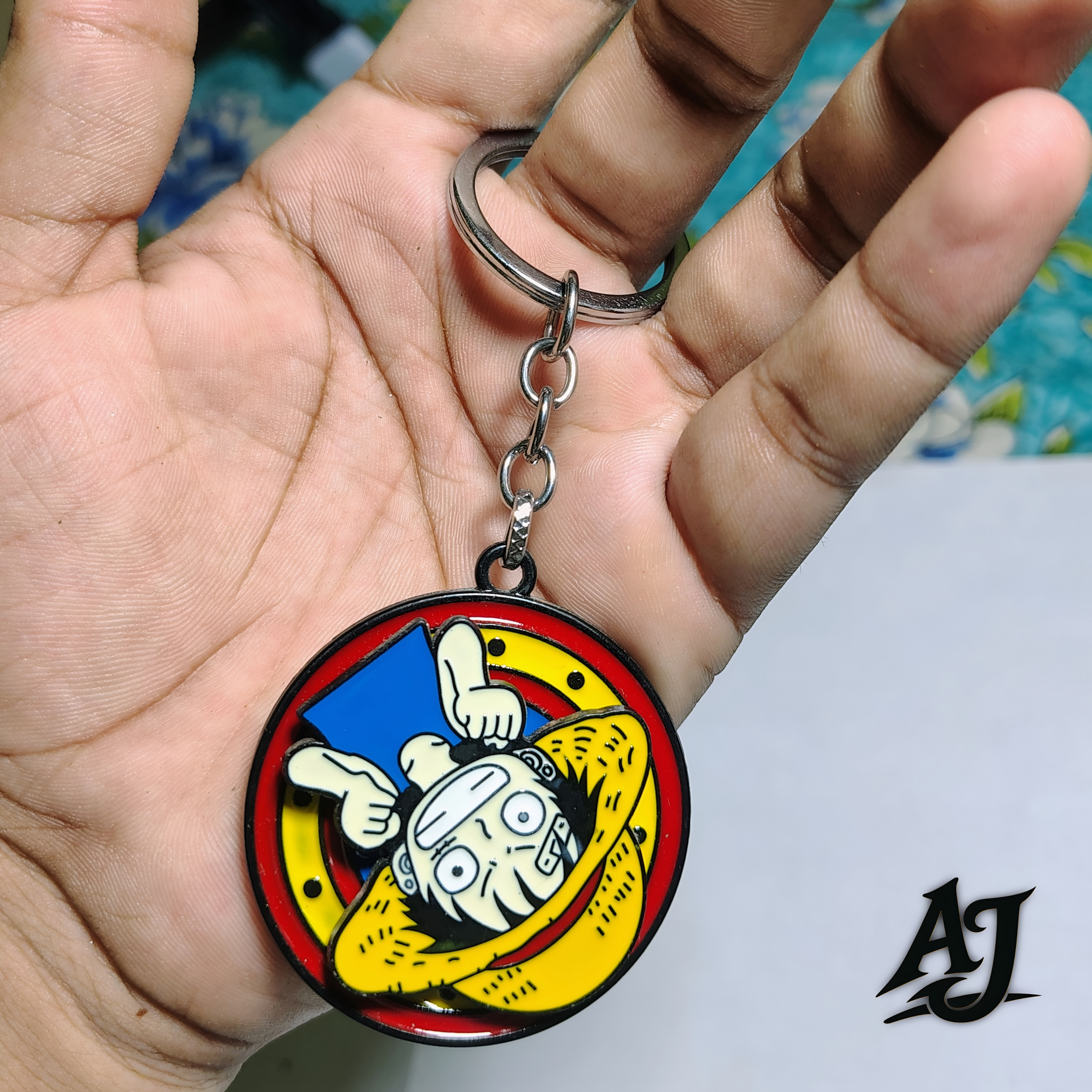 ONE PIECE~ROTATING METAL KEYCHAIN