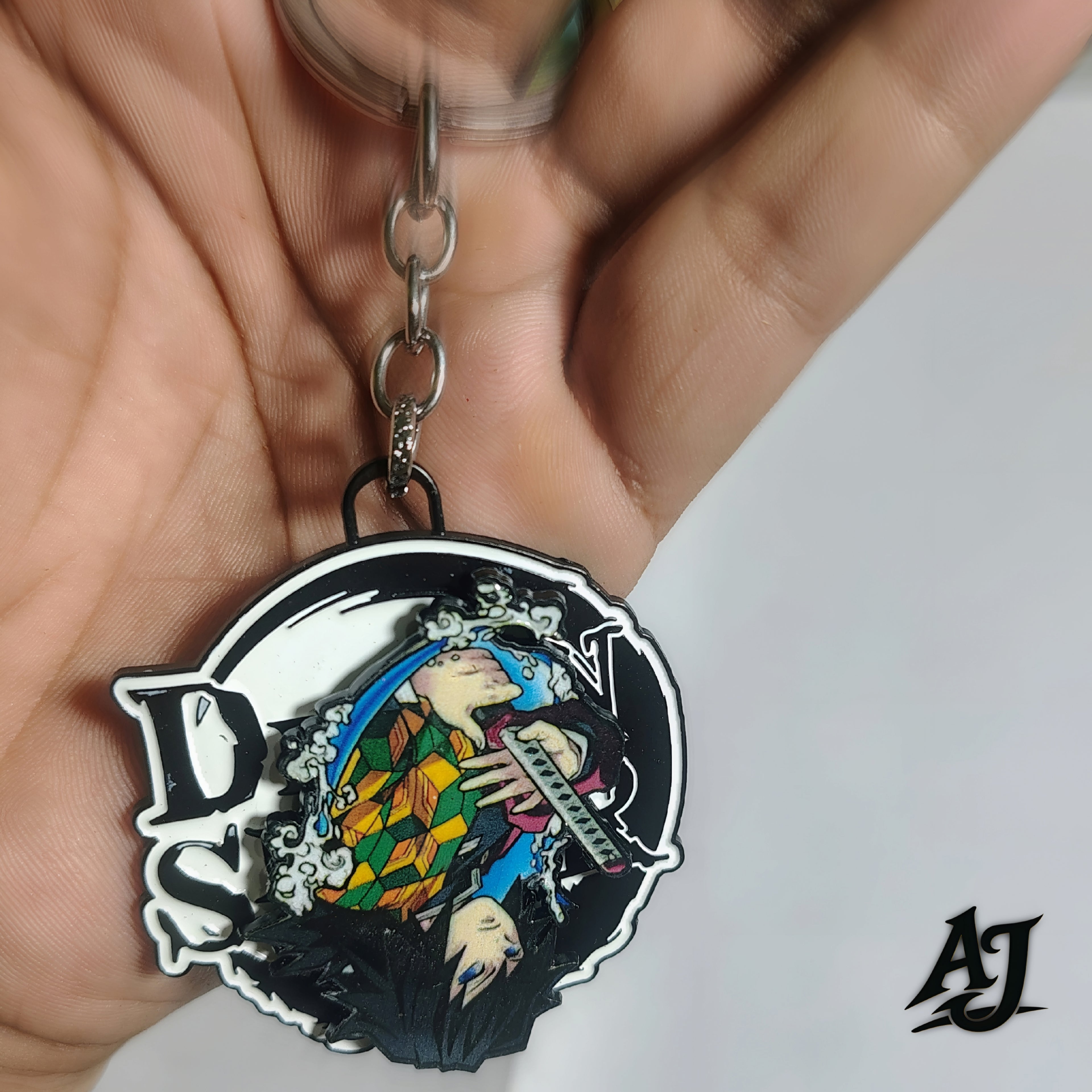 DEMON SLAYER~ROTATING METAL KEYCHAIN